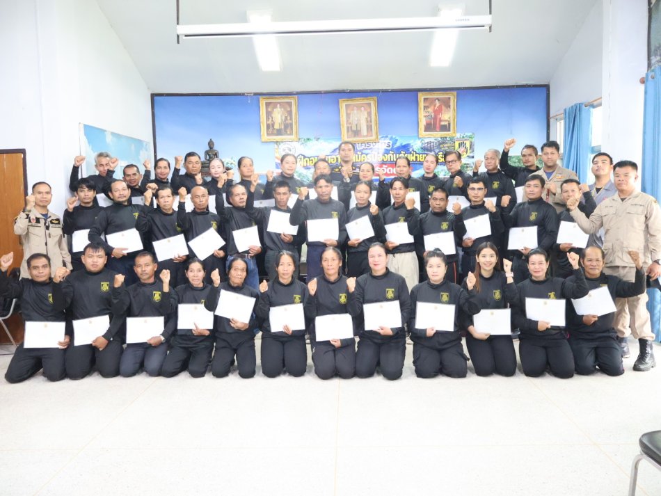 พิธีมอบเกรียติบัตร อปพร. จบหลักสูตรโครงการฝึกอบรมอาสาสมัครป้องกันภัยฝ่ายพลเรือน (หลักสูตรจัดตั้ง)ประจำปีงบประมาณ พ.ศ. 2569 โดย องค์การบริหารส่วนตำบลโนนค้อ ระหว่างวันที่ 10-14 กันยายน 2569 